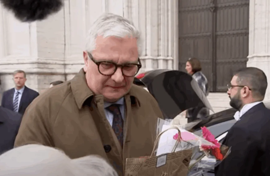 Prins Laurent viert zijn verjaardag: ‘Is zoon Clément nog uitgenodigd na de docu?’