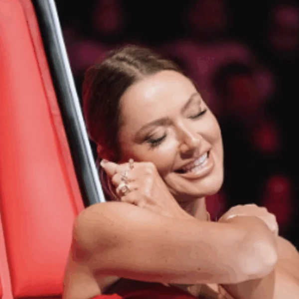 Zangeres Hadise reageert voor het eerst op arrestatie: ‘Heb niks met drugs te maken’