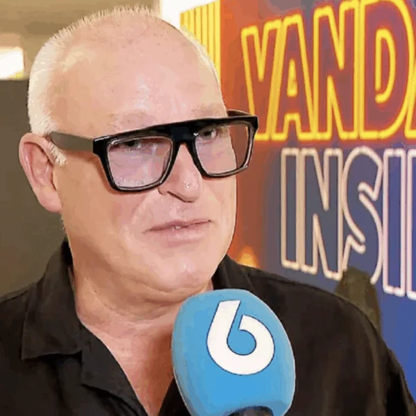 Ren&eacute; van der Gijp trekt de stekker uit Vandaag Inside na ruzie: &lsquo;Ik ga niet meer aan tafel zitten!&rsquo;