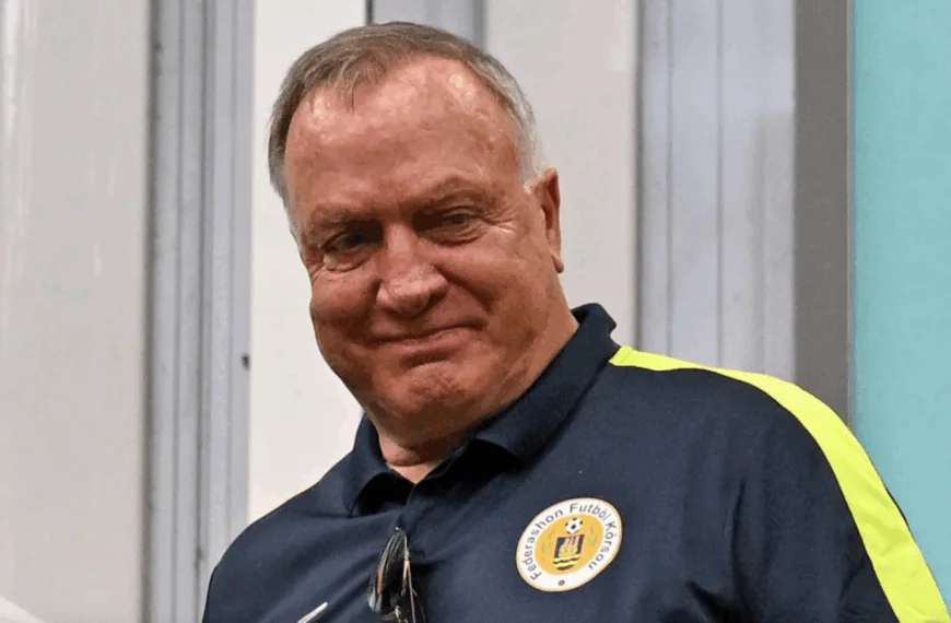 Dick Advocaat krijgt vreselijk nieuws te horen, vliegt halsoverkop naar Nederland