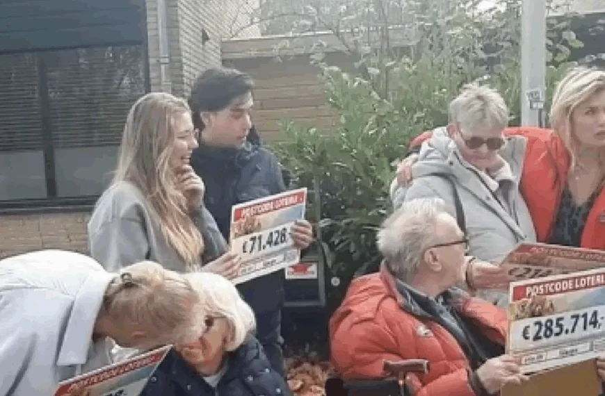 Johan en zijn vrouw winnen half miljoen in Postcode Loterij, maar dan doet hij een mededeling die niemand had verwacht