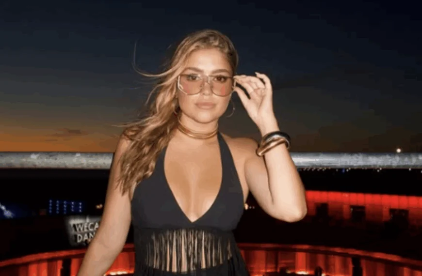 Vlaanderen gaat los op Zita Wauters in doorzichtige jurk: &acute;Wat een bom!&acute;