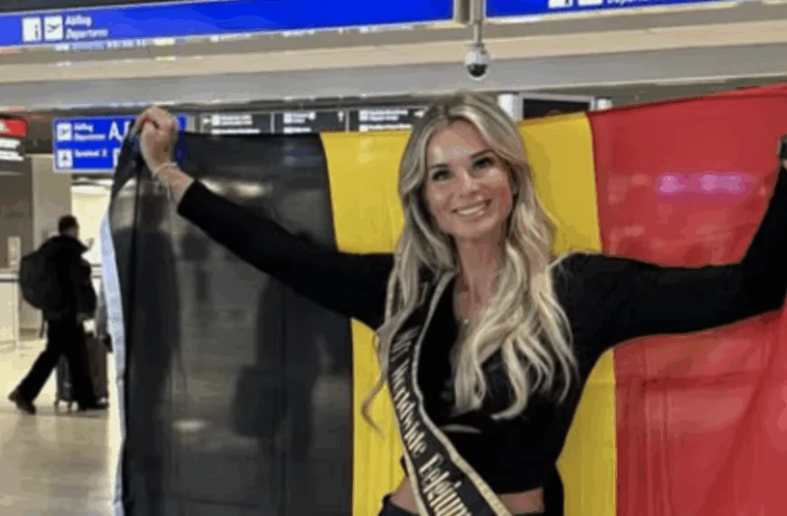 Belgische blonde stoot verovert de wereld: &lsquo;Deborah Serrien wint Mrs Worldwide 2025!&rsquo;