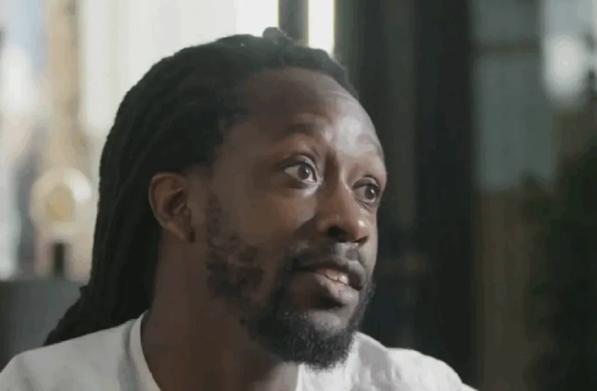 Akwasi zorgt wederom voor opschudding met oproep over Sinterklaasfeest