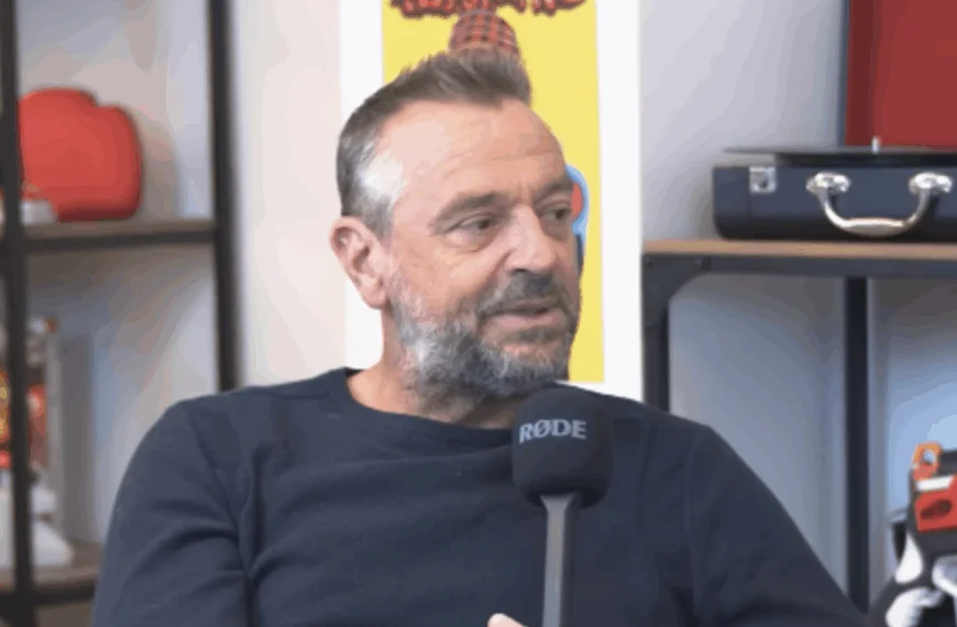 Tom Waes choqueert met uitspraken over 20 jaar jongere vriendin: &lsquo;Moeten we dit wel doen&rsquo;