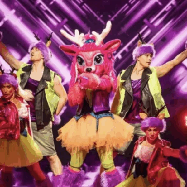 Kijkers The Masked Singer weten het zeker: ‘Deze grote naam is Roze Bambi’