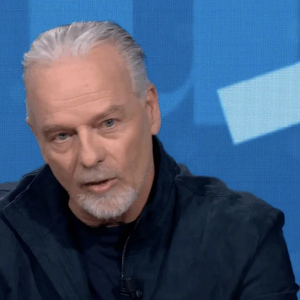 Wierd Duk lekt appje uit en toont &lsquo;leugen&rsquo; van EO aan..