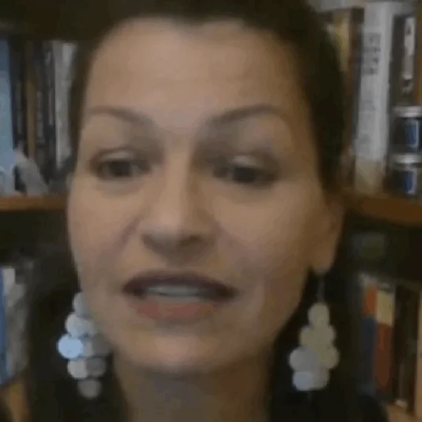 Bekende paragnost waarschuwt: &rdquo;Zet vanaf DEZE datum de kerstboom pas op, anders roep je onheil over jezelf af&rdquo;