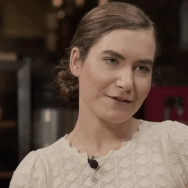 Foto van Lidewij de Vos in De Tweede Kamer gaat hard rond: ‘Airco stond zo te zien op héél koud!’