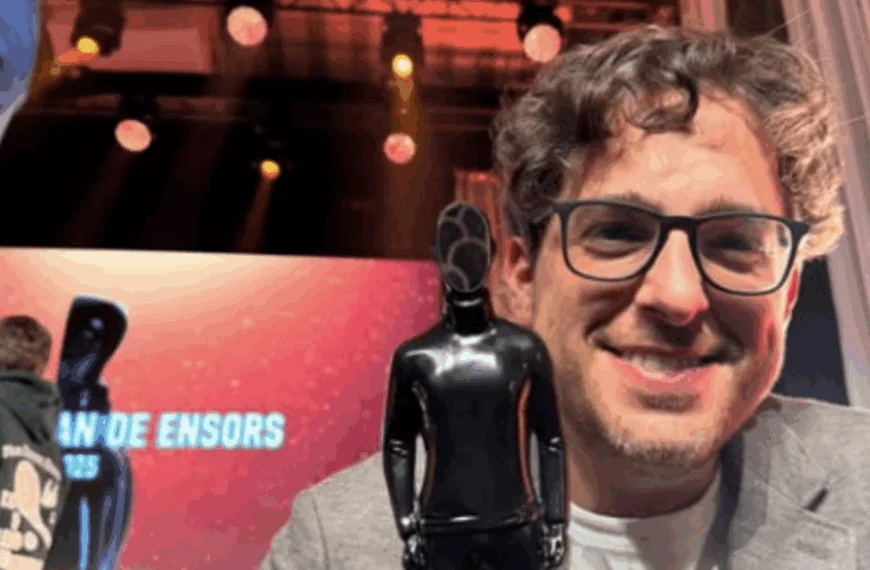 Acteur Jelle De Beule kapot van verdriet: ‘Tweelingzus veel te jong overleden’