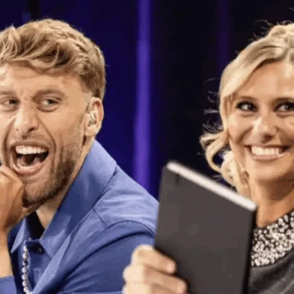 Ward Lemmelijn in shock door vrouwelijke fans: ‘Plots trok ze haar blouse omhoog’