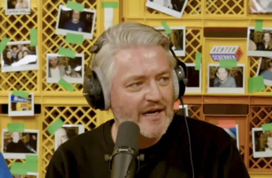 K&uuml;rt Rogiers verklapt ranzig VTM-geheim: &lsquo;Gewoon op de desk van het nieuws&rsquo;