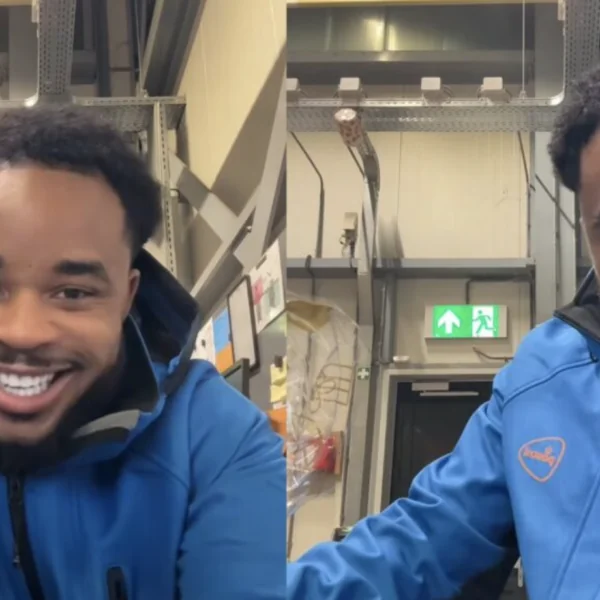 PostNL-medewerker laat zien wat hij van PostNL heeft gekregen als Kerstpakket!