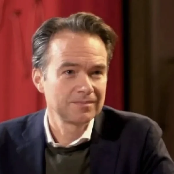 Triest nieuws: Hierom is RTL-nieuwslezer Antoin Peeters al wekenlang afwezig