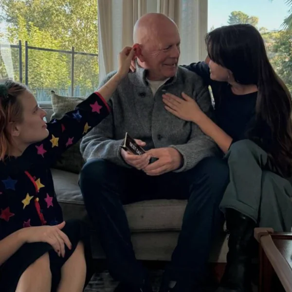 Dochters Bruce Willis nemen afscheid van hun vader