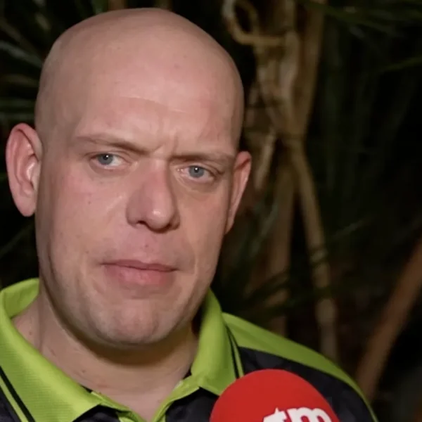 Woedende Michael van Gerwen sloopt Shownieuws