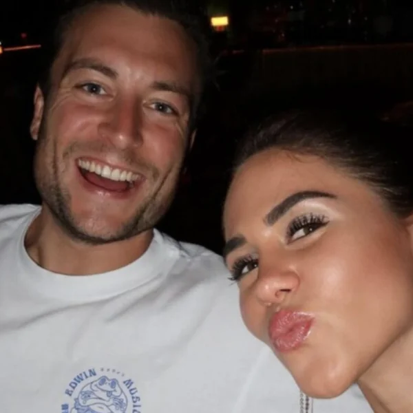 Viktor Verhulst en Sarah Puttemans kondigen gezinsuitbreiding aan