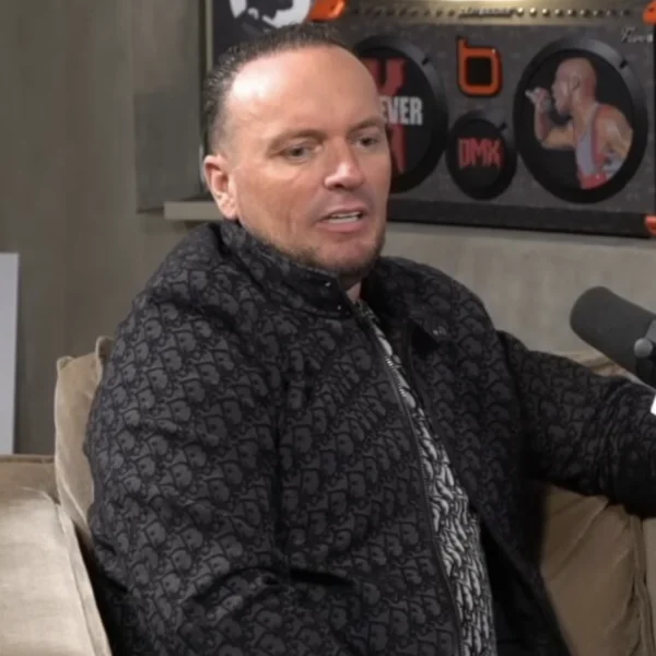 Zanger Frank van Etten heeft ruzie met zijn vrouw en plots gaan er h&eacute;&eacute;l foute filmpjes van haar rond