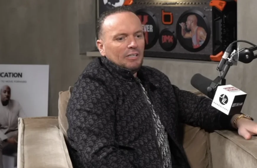 Zanger Frank van Etten heeft ruzie met zijn vrouw en plots gaan er héél foute filmpjes van haar rond