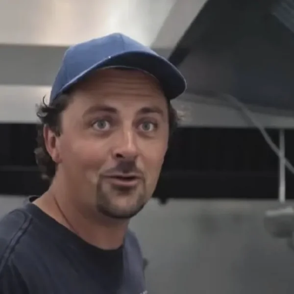 Mike Hansler heeft een nieuwe vriendin en Mama Mo laat zien wie het is