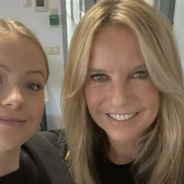 Linda de Mol &eacute;n Noa Vahle gespot in wel h&eacute;&eacute;l vunzige nachtclub in Londen