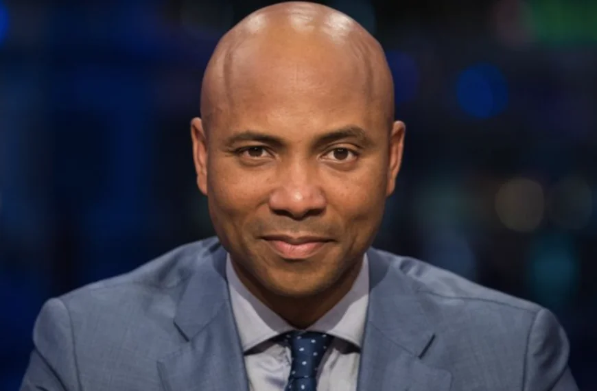 Nieuwe jonge vriendin voor Humberto Tan: &lsquo;Zoenend gespot met deze dame in park&rsquo;