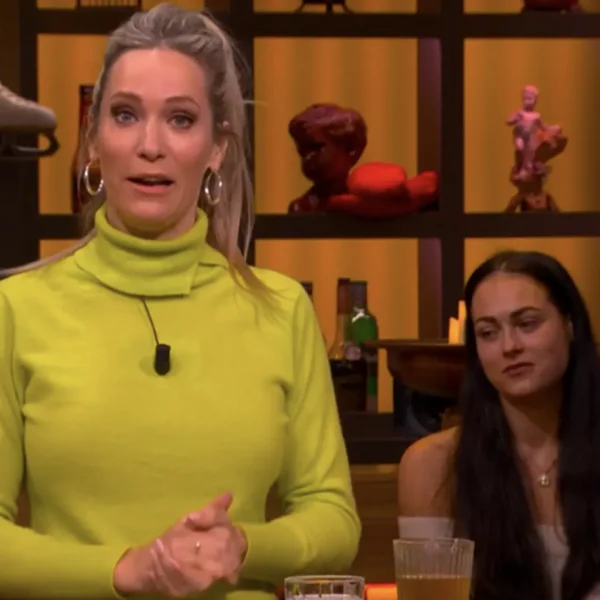 Kijkers ergeren zich massaal aan tafelgast in De Oranjewinter: ‘Een enorme dweil!’