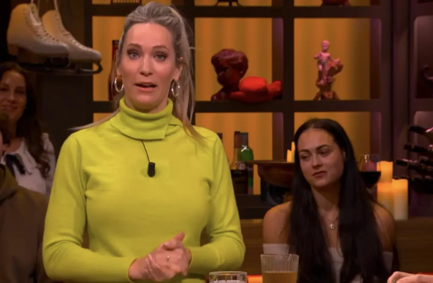 Kijkers ergeren zich massaal aan tafelgast in De Oranjewinter: ‘Een enorme dweil!’