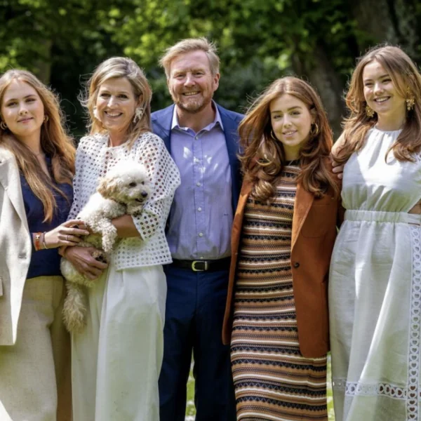 Koninklijke familie gaat in het geheim op vakantie &ndash; m&eacute;t de nieuwe vriend van prinses Amalia