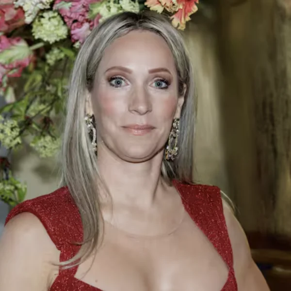 Online veel kritiek op de kledingkeuze van H&eacute;l&egrave;ne Hendriks voor de finale van de Afrika Cup