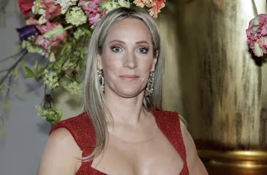 Online veel kritiek op de kledingkeuze van H&eacute;l&egrave;ne Hendriks voor de finale van de Afrika Cup