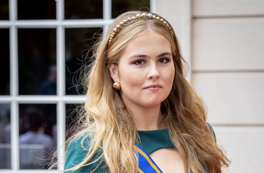 Amalia en prins Boris stappen huwelijksbootje in