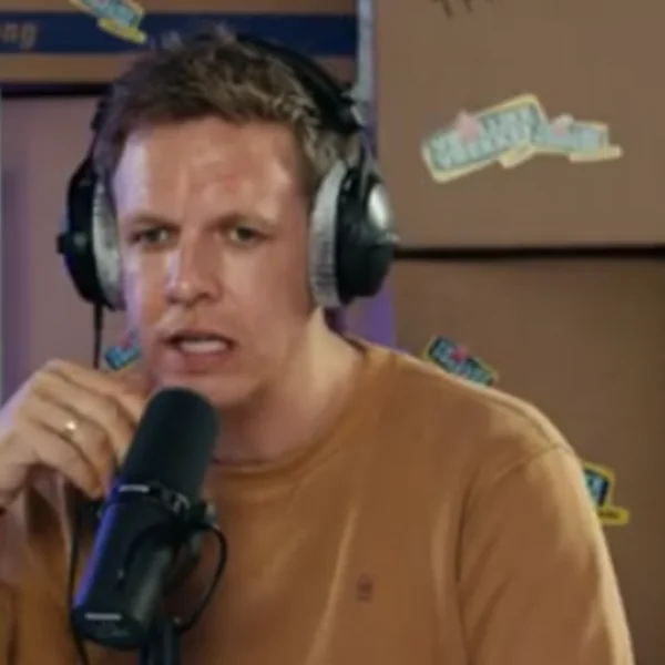 James Cooke herenigd met leerkracht die hem door lastige schooltijd hielp: &acute;Veilige haven&acute;