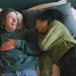 Eros en Soumaya uit &lsquo;Huis Gemaakt&rsquo; nemen ingrijpende beslissing over Ashley en Emiel: &ldquo;We doen dit bewust&rdquo;