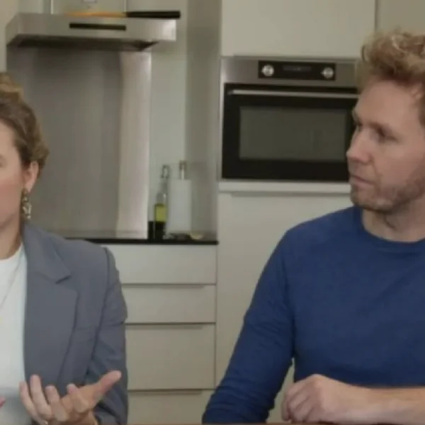 Kopen Zonder Kijken-kijkers in tranen om zeer heftig moment