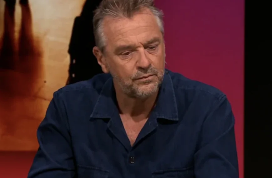 Hebben ze ruzie? Tom Waes legt zelf uit waarom je zijn kinderen amper ziet&hellip;