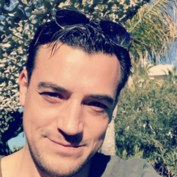 Zoon Wendy van Wanten zingt over verloren relaties: &acute;Soms moet je loslaten&acute;