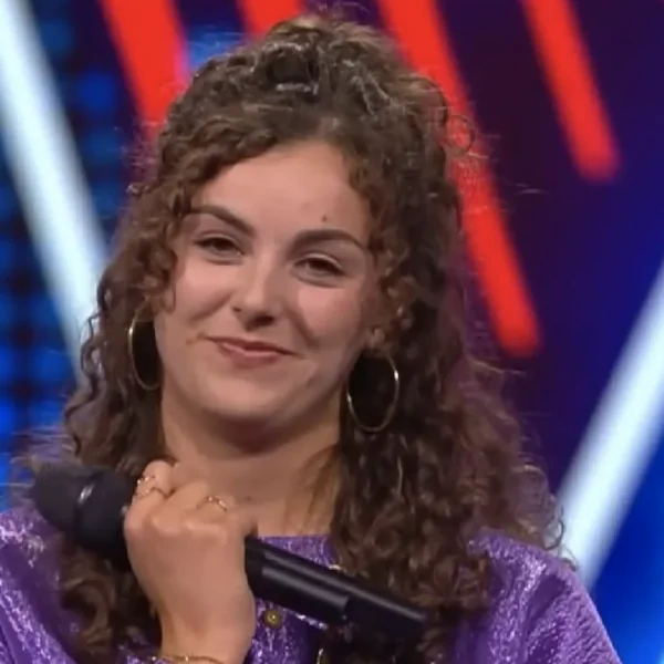 The Voice-kijker herkent Myrthe ineens en dat blijkt een hele bekende