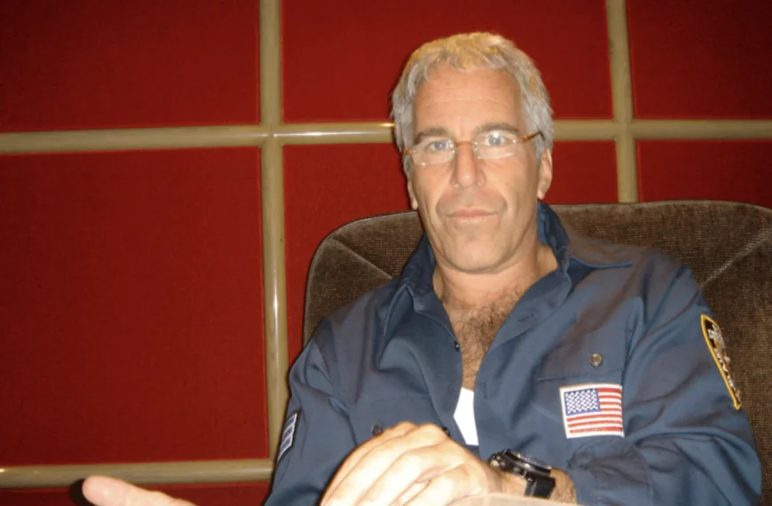 Dit zijn alle Hollywood acteurs die genoemd worden in het Epstein dossier nu &lsquo;alle bestanden vrijgegeven&rsquo; zijn