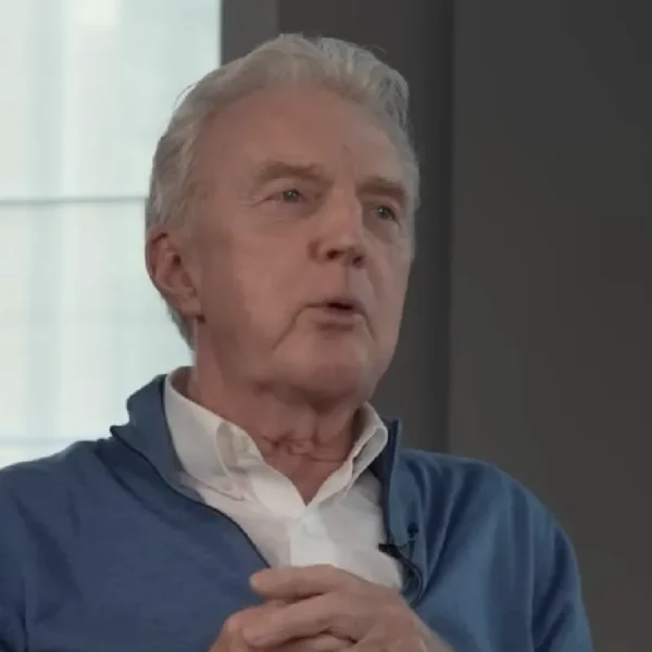 Noodkreet uit woning Andr&eacute; van Duin, omstanders bellen 112