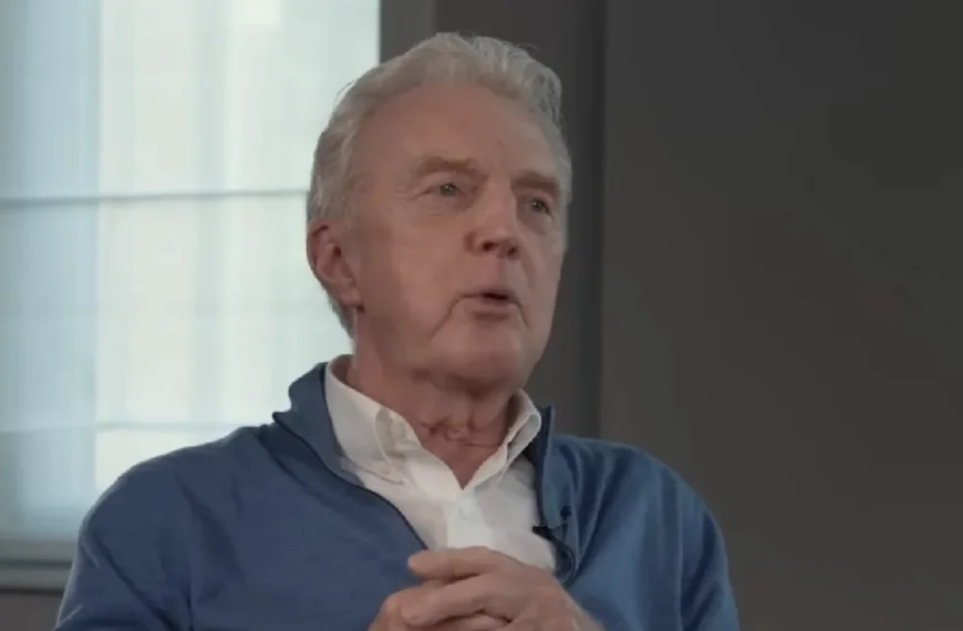 Noodkreet uit woning Andr&eacute; van Duin, omstanders bellen 112