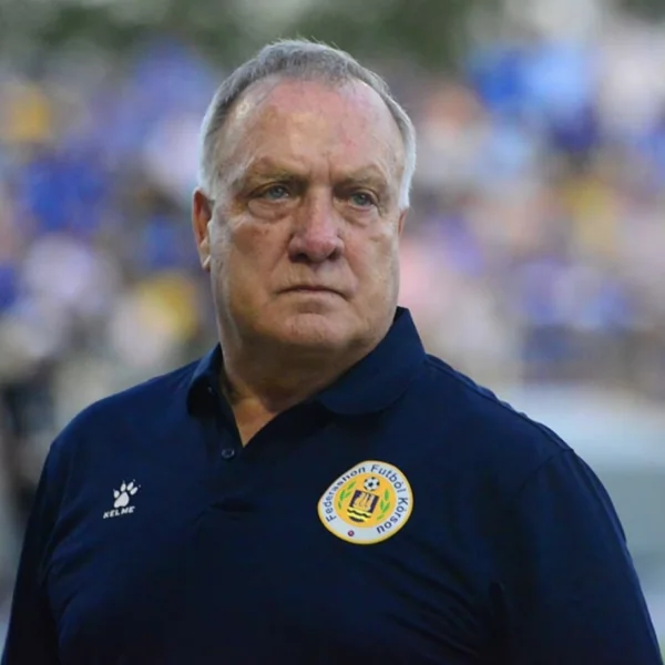 Dick Advocaat stopt als bondscoach van Cura&ccedil;ao vanwege ernstige ziekte dochter en mist het WK