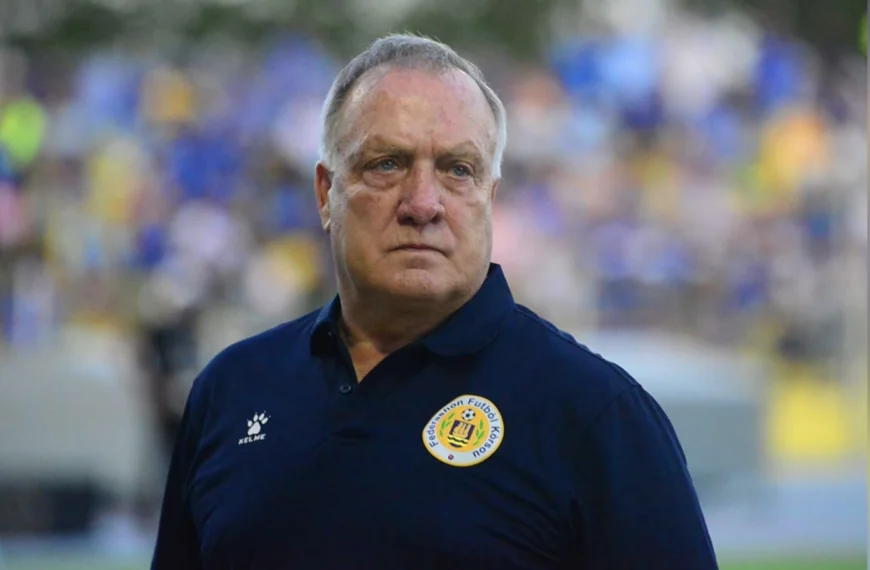 Dick Advocaat stopt als bondscoach van Cura&ccedil;ao vanwege ernstige ziekte dochter en mist het WK