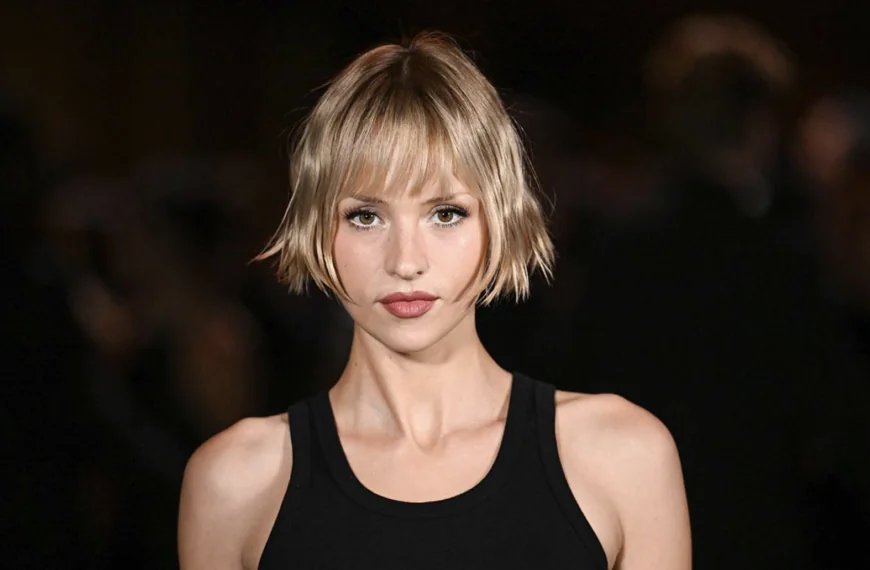 Huiszoeking bij Angèle: Wat is er aan de hand?