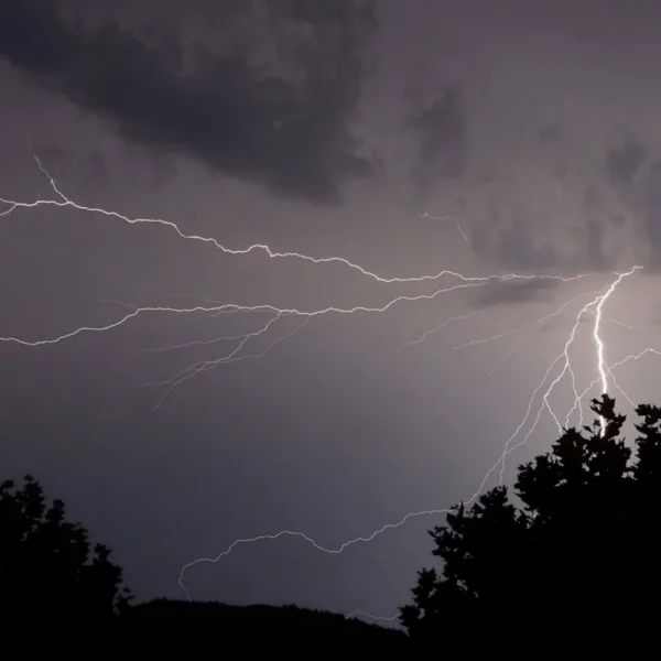 Weeronline: Hier gaat het dadelijk keihard onweren