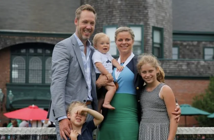 Vreselijk nieuws over Kim Clijsters. 5 minuten geleden &ndash; ze bevestigde het trieste nieuws: &ldquo;Mijn dokter heeft dat verboden.&rdquo;
