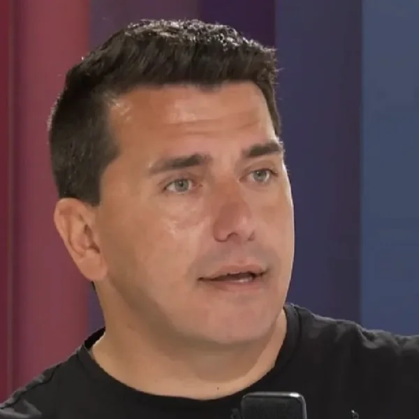 Politie met spoed naar nieuwe woning Jan Smit, management ingelicht