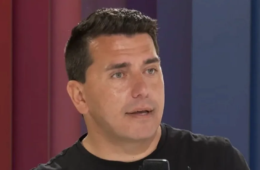 Politie met spoed naar nieuwe woning Jan Smit, management ingelicht