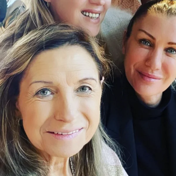 Carmen geeft meer details over scheiding van dochter Debby Pfaff met Nicolas Li&eacute;bart: &ldquo;Het was tijd om daar iets aan te doen&rdquo;