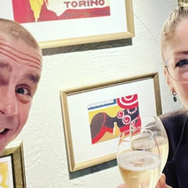 Kelly Pfaff duidelijk: &ldquo;Dit bedrag betaal je als Sam Gooris na 23 uur moet komen optreden&rdquo;